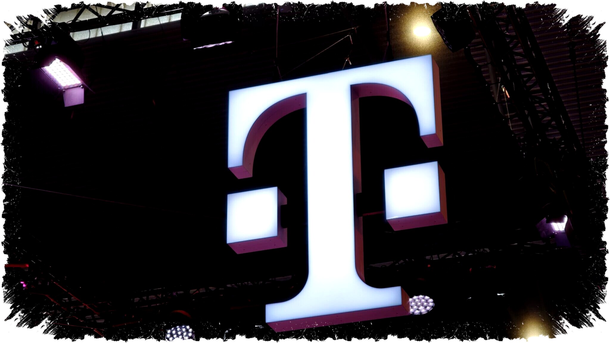 T-Mobile Disarankan Ubah Klaim Wi-Fi Gratis di Pesawat, Ini Respons Terbarunya