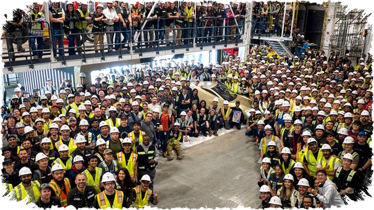 Tesla Cybercab Pertama Keluar Jalur Produksi Hadapi Tantangan Regulasi Besar Sebelum Siap Dipasarkan Tesla Cybercab Pertama Keluar Jalur Produksi Hadapi Tantangan Regulasi Besar Sebelum Siap Dipasarkan