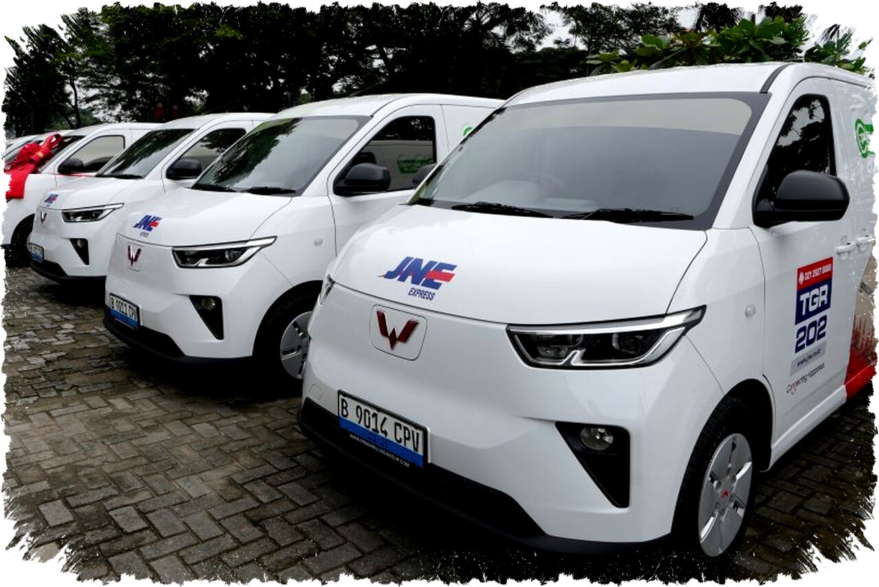 Wuling dan JNE Tangerang Luncurkan 10 Unit Mitra EV Dukung Logistik Ramah Lingkungan di IIMS 2026