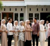 10 Inspirasi Baju Muslim Modern Untuk Halalbihalal Kantor, Biar Tak Terlihat Kaku