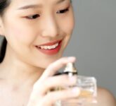 3 Parfum Wanita Sandalwood di Alfamart, Hangat Elegan Mulai Rp29.500