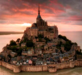 5 Fakta Menakjubkan Mont Saint Michel, Biara di Pulau Pasang Surut yang Tak Terkalahkan Sejarahnya 5 Fakta Menakjubkan Mont Saint Michel, Biara di Pulau Pasang Surut yang Tak Terkalahkan Sejarahnya