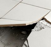 7 Cara Perbaiki Keramik Lantai Copot Tanpa Ganti Semua, Hemat Biaya dan Bikin Aman