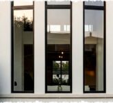 7 Model Jendela Rumah Depan Minimalis Terbaru, Estetik dan Fungsional Membuka Rahasia Desain yang Mengubah Tampilan dan Ventilasi Rumah Anda