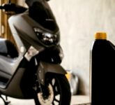 7 Oli Motor Matic untuk Mudik Jauh, Tarikan Enteng dan Mesin Tetap Adem