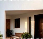 8 Warna Cat Teras dan Batu Bata Ekspos yang Membentuk Estetika Modern Eksklusif Rumah Anda