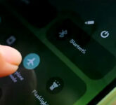 Airplane Mode Saat Dicas Memang Membantu, Tapi Cuma Pangkas Beberapa Menit? Airplane Mode Saat Dicas Memang Membantu, Tapi Cuma Pangkas Beberapa Menit?