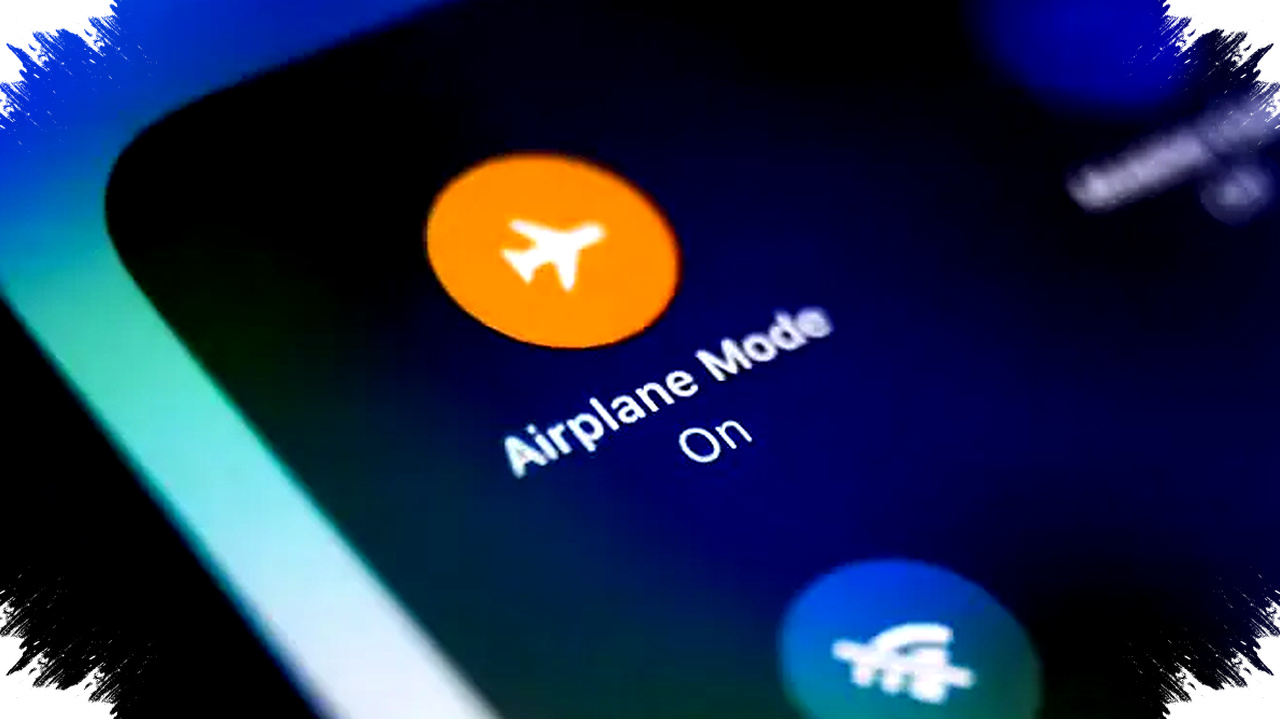 Airplane Mode Saat Ngecas Memang Membantu, tapi Bukan Penentu Utama