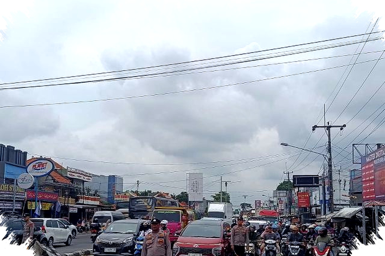 Arus Balik Pemudik ke Jakarta Meningkat Drastis, Durasi Lampu Hijau di Pantura Cirebon Diperpanjang untuk Atasi Macet Arus Balik Pemudik ke Jakarta Meningkat Drastis, Durasi Lampu Hijau di Pantura Cirebon Diperpanjang untuk Atasi Macet