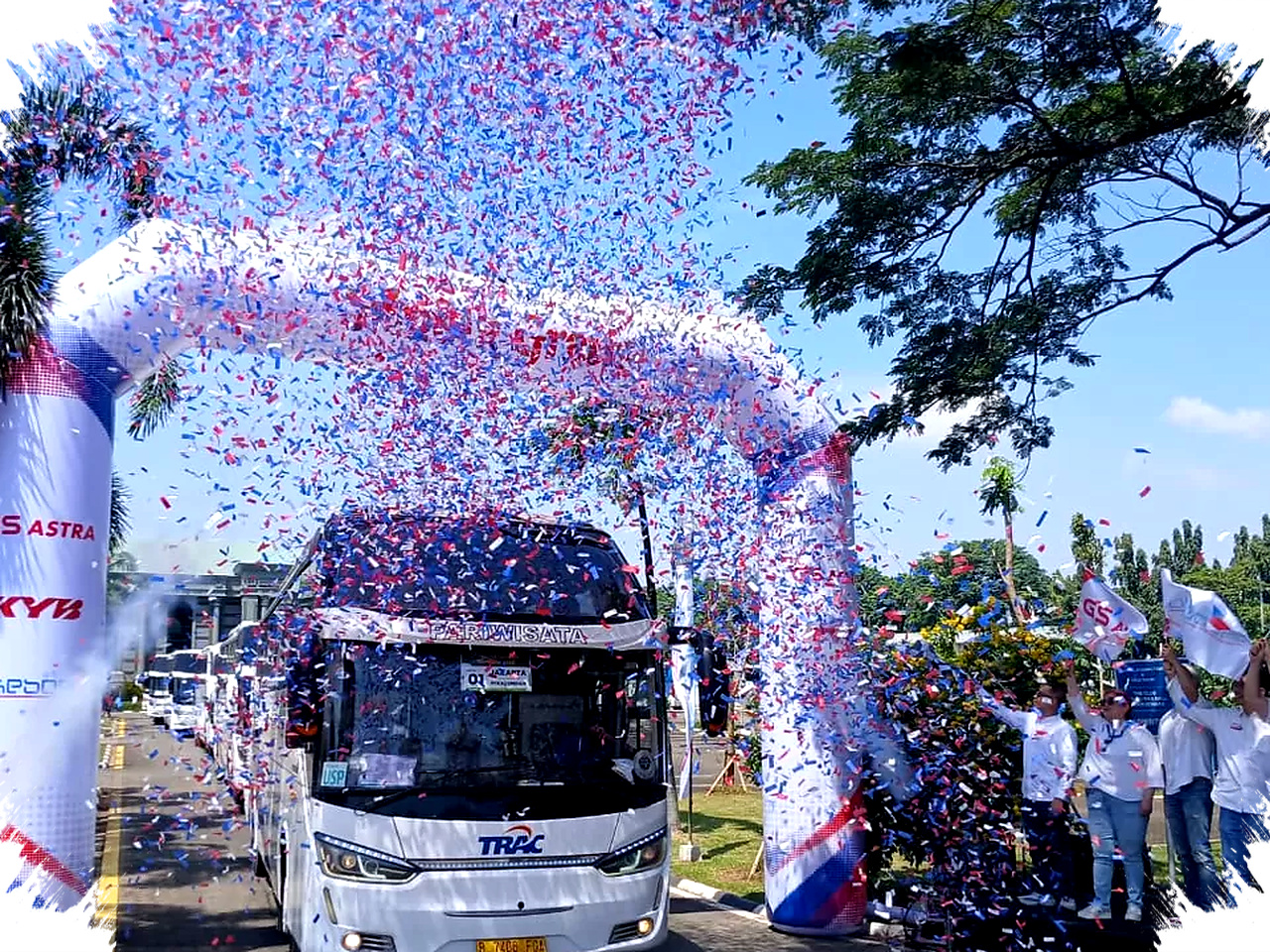 Astra Otoparts Lepas 1.000 Pemudik, 22 Bus Menuju Jawa Tengah Hingga Jawa Timur Astra Otoparts Lepas 1.000 Pemudik, 22 Bus Menuju Jawa Tengah Hingga Jawa Timur