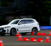 BMW Ungkap Rahasia Pengereman Hidupkan Nyawa, Kecepatan Tinggi Berujung Bahaya Nyata! BMW Ungkap Rahasia Pengereman Hidupkan Nyawa, Kecepatan Tinggi Berujung Bahaya Nyata!