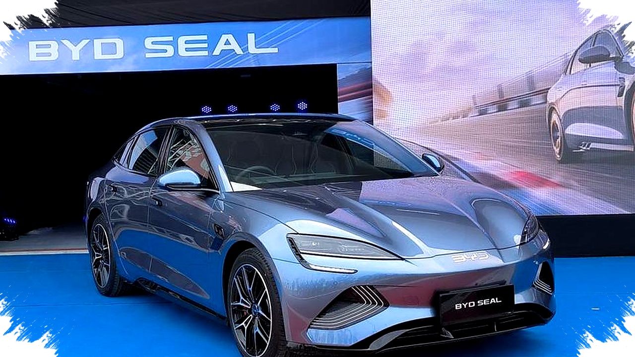 BYD Seal Terbakar di Jalan Hong Kong, Power Bank Korsleting Mengancam Keselamatan Pengemudi