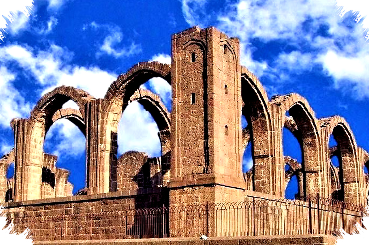 Bara Kaman Makam Tak Terlindungi di Bijapur, Tragedi dan Keindahan yang Terhenti Abadi