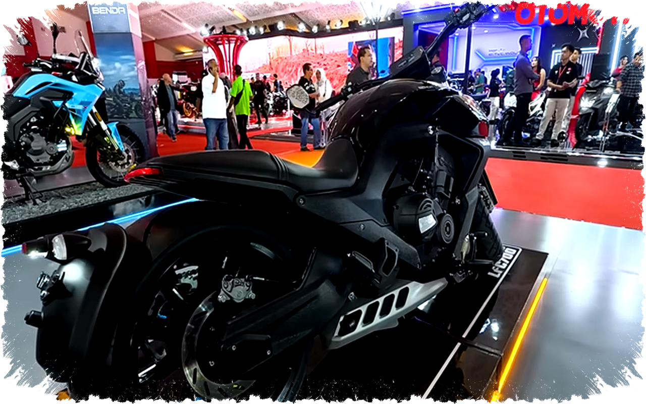 Benda LFC 700 Moge Cruiser Rp369 Jutaan dengan Air Suspension Otomatis, Tampil Sangar dan Futuristis di IMS 2026 Benda LFC 700 Moge Cruiser Rp369 Jutaan dengan Air Suspension Otomatis, Tampil Sangar dan Futuristis di IMS 2026