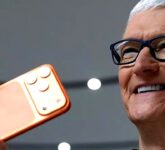 Bos Apple Minta Kita Kurangi Layar iPhone, Ironinya Terlalu Nyata
