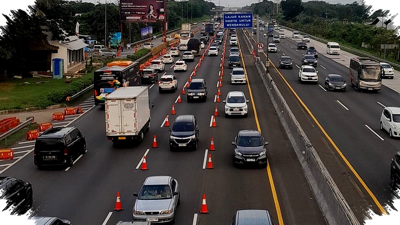 Contraflow Jakarta-Cikampek Diperlebar Jadi Dua Lajur, Tanda Arus Balik Makin Padat