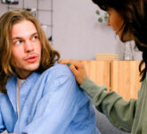 Cowok Butuh Perhatian Bukan Karena Lemah, Tapi Untuk Jaga Emosi dan Keseimbangan Hubungan yang Sering Terabaikan