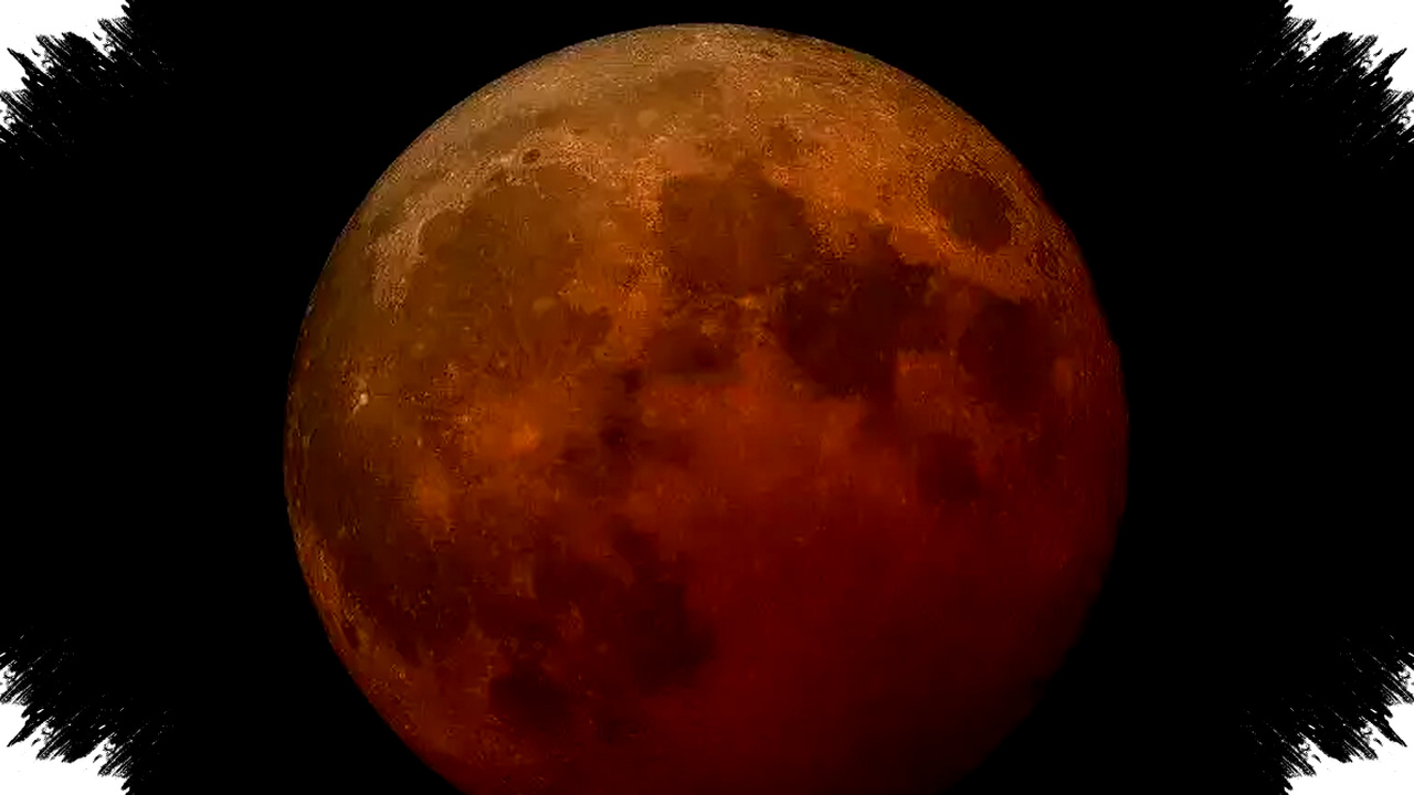 Cuaca Mendung, Gerhana Bulan di Surabaya Gagal Teramati dengan Jelas