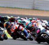 Firasat Veda Ega Tak Meleset, Rookie Indonesia Ini Langsung Ukir Sejarah di Moto3 Brasil