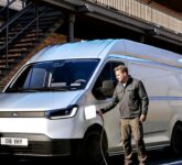 Ford Pakai Van Buatan Tiongkok, Langkah Pragmatis Melawan Perang Harga EV Eropa Ford Pakai Van Buatan Tiongkok, Langkah Pragmatis Melawan Perang Harga EV Eropa