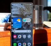 Galaxy Semakin Aman Saat Ditinggal, Inactivity Restart Kini Menjaga Lebih Banyak Ponsel dari Risiko Tersembunyi