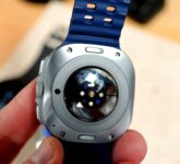 Galaxy Watch Ultra Dipangkas 54 Persen, Kesempatan Langka untuk Smartwatch Tangguh Samsung Galaxy Watch Ultra Dapat Update Keamanan Februari 2026, Kompetitor Makin Tertinggal dalam Perlindungan Data!