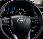 Harga Toyota Avanza Murah Terkapar, Fortuner Meroket Rp750 Juta Buktikan Siapa Raja SUV Indonesia!