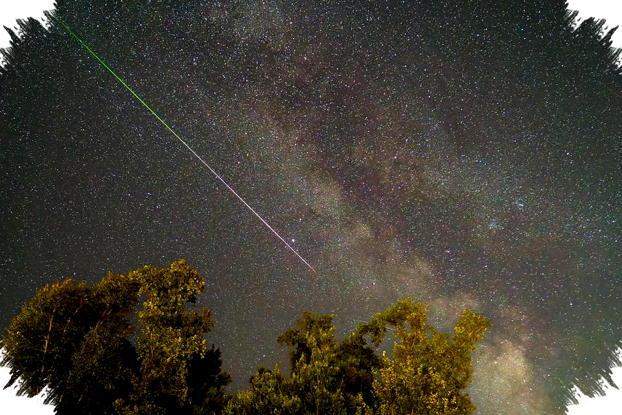 Hujan Meteor Lyrids Melintasi Langit Pasca Lebaran 2026, Jejak Cahaya Komet Tua yang Menyihir Mata Manusia