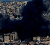 Iran Melancarkan Serangan Mematikan ke Israel dan Teluk, Meningkatkan Tekanan Hebat Pada Amerika Serikat dan Pasar Minyak Global