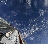 Jalan Santai Tertimpa Bekas Roket, Ancaman Nyata Sampah Antariksa Mengintai Semua Warga Bumi