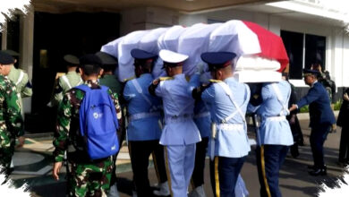 Jenazah Juwono Sudarsono Disemayamkan Di Kemenhan, Ruang Hening Menyambut Perpisahan Terakhir