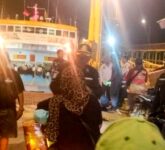 Kapal Feri Mudik Gratis Pemprov Jatim Angkut 331 Penumpang ke Pulau Raas, Solusi Vital Perantau Hadapi Transportasi Terbatas Kapal Feri Mudik Gratis Pemprov Jatim Angkut 331 Penumpang ke Pulau Raas, Solusi Vital Perantau Hadapi Transportasi Terbatas