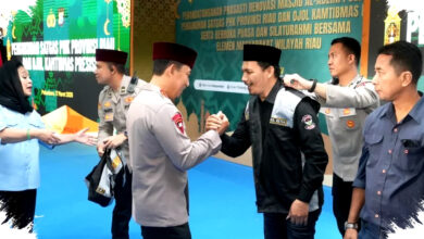 Kapolri Perkuat Satgas PHK dan Dukung Ojol Saat Resmikan Masjid di Riau