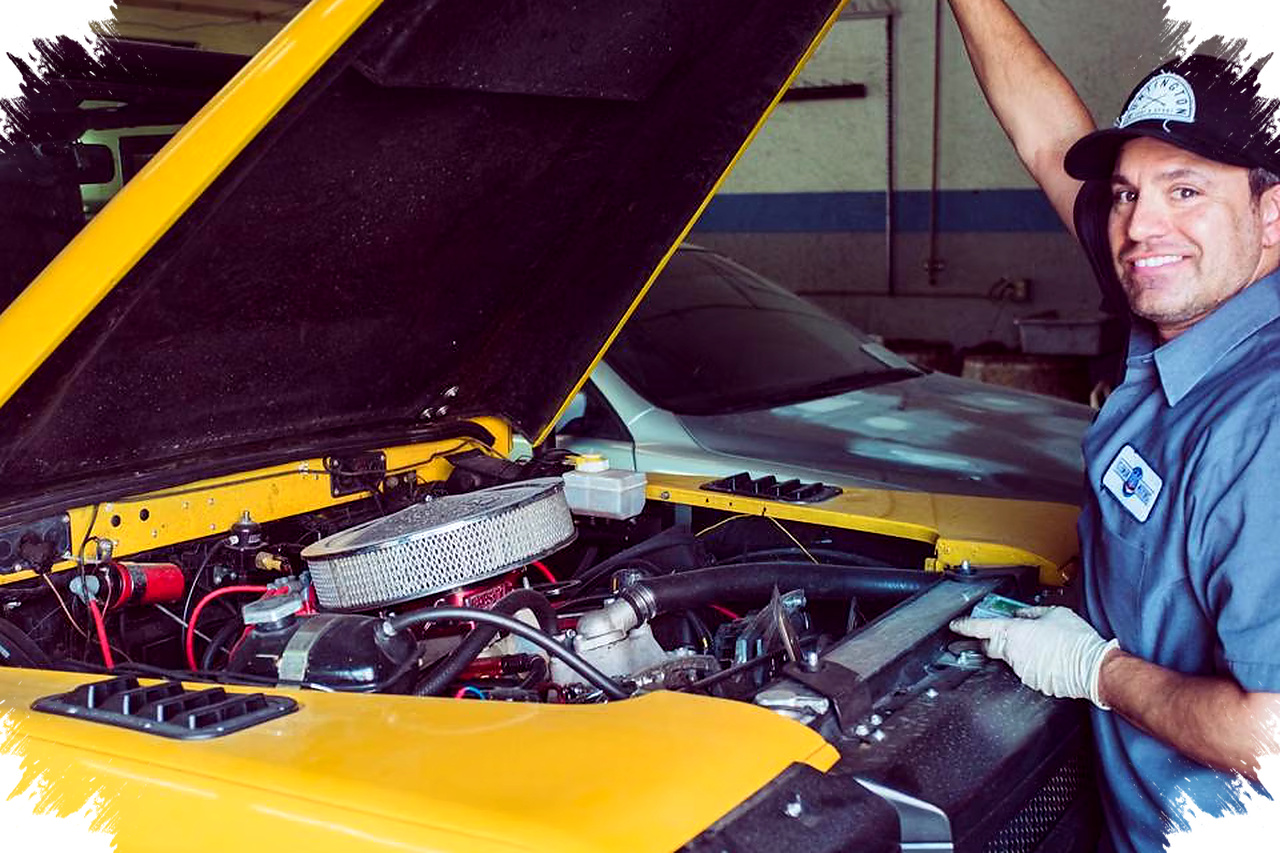 Kenapa Pria Mendadak Sibuk Servis Kendaraan Menjelang Mudik, Tanggung Jawab dan Kekhawatiran yang Tak Terucap Kenapa Pria Mendadak Sibuk Servis Kendaraan Menjelang Mudik, Tanggung Jawab dan Kekhawatiran yang Tak Terucap