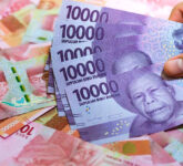 Kenapa Uang Baru Jadi Simbol Sakral Saat Lebaran, Kisah Panjang Tradisi Salam Tempel yang Mengharukan