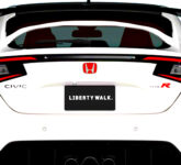 Liberty Walk Ubah Civic Type R Jadi Monster Agresif, Paket Kustomisasi Tak Terbantahkan