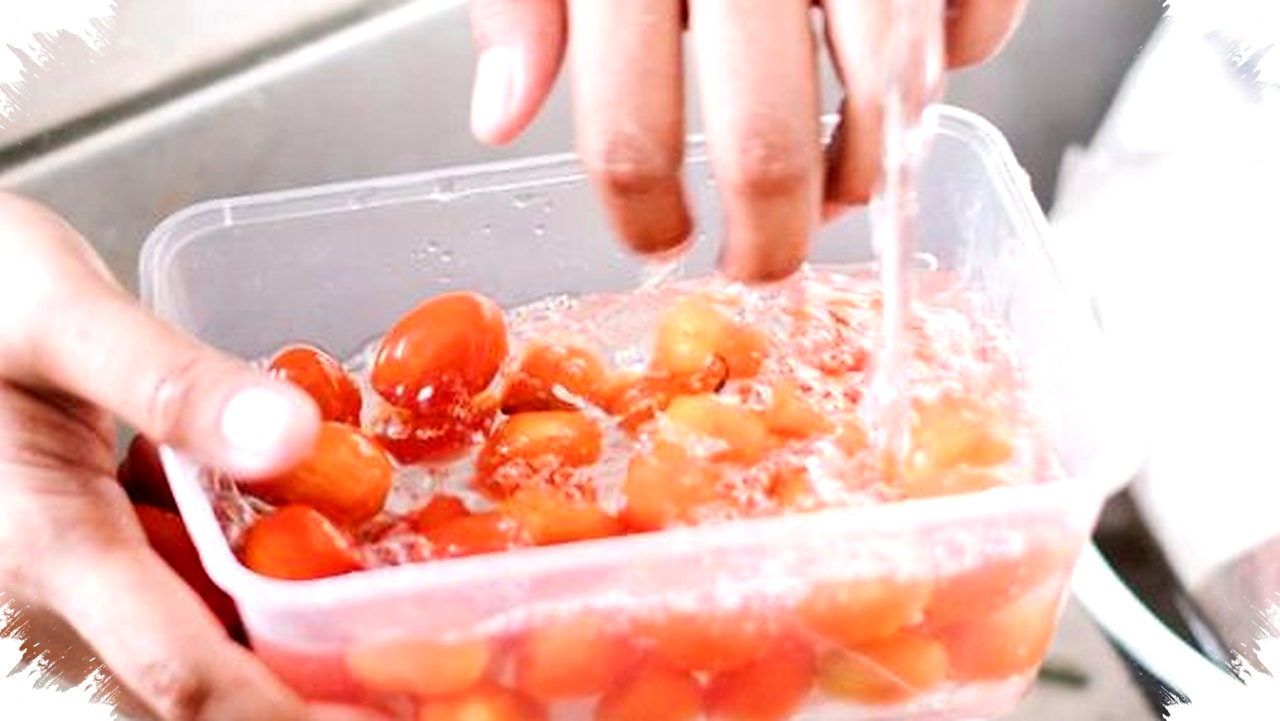 Mencuci Makanan Bisa Bahaya, 5 Jenis Ini Justru Harus Langsung Masak Tanpa Dicuci! Mencuci Makanan Bisa Bahaya, 5 Jenis Ini Justru Harus Langsung Masak Tanpa Dicuci!