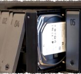 Mengungkap Bahaya Getaran Asinkron, Mengapa Campuran HDD 5400 dan 7200 RPM Bisa Menghancurkan NAS Anda secara Fisik dan Performa