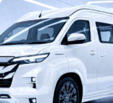 Mesin Diesel Isuzu 9 Seater Bandel dan Hemat BBM, Pilihan Tepat Usaha Shuttle 2026 dengan Biaya Operasi dan Perawatan Ringan