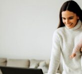 Mom Guilt Menghantui Ibu Muda Kembali Bekerja, Ini 6 Cara Ampuh Bebas Rasa Bersalah saat Bayi Masih Kecil