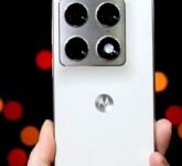 Motorola Razr Fold Bangkit dari Era Legendaris, Pelan-Pelan Goyang Takhta Samsung Motorola Razr Fold Bangkit dari Era Legendaris, Pelan-Pelan Goyang Takhta Samsung