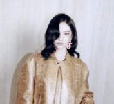 Ningning aespa Tampil Edgy di Gucci Primavera Milan Fashion Show, Meningkatkan Posisi Sebagai Ikon Fashion Asia Pesaing Global! Ningning aespa Tampil Edgy di Gucci Primavera Milan Fashion Show, Meningkatkan Posisi Sebagai Ikon Fashion Asia Pesaing Global!