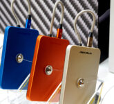 Nitecore Pocket 5 Hadir Tipis dan Tahan Air, Kabelnya Berubah Jadi Tali Bawa Nitecore Pocket 5 Hadir Tipis dan Tahan Air, Kabelnya Berubah Jadi Tali Bawa