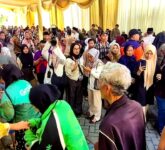 Open House Rumah Khofifah Jamu Ribuan Warga, Tradisi Riyayan dan Kuliner Khas Jatim Menghangatkan Silaturahmi