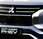 Outlander PHEV 2026 Tawarkan Jangkauan Listrik Lebih Jauh, Tapi Harga dan Tenaga Ikut Meroket