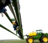 Perang di Timur Tengah Terhenti Pasokan Pupuk Global, Krisis Pangan Dunia Mengintai Tajam