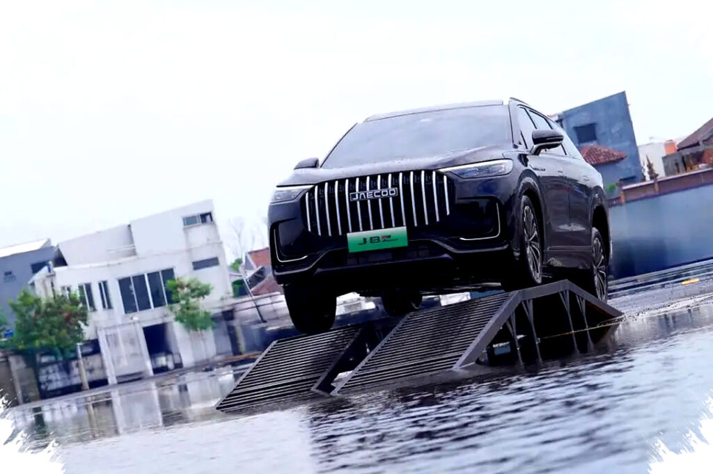 Perbedaan Mobil Hybrid dan Plug-in Hybrid, Pilih Mana yang Tepat untuk Mobilitas Harianmu?