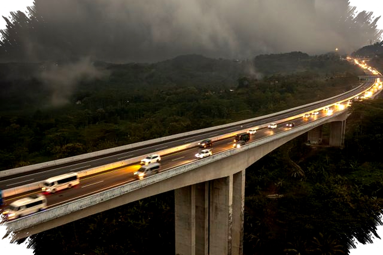 Polisi Siapkan One Way Lokal di Tol Trans Jawa, Arus Balik Ditahan di Titik Kritis