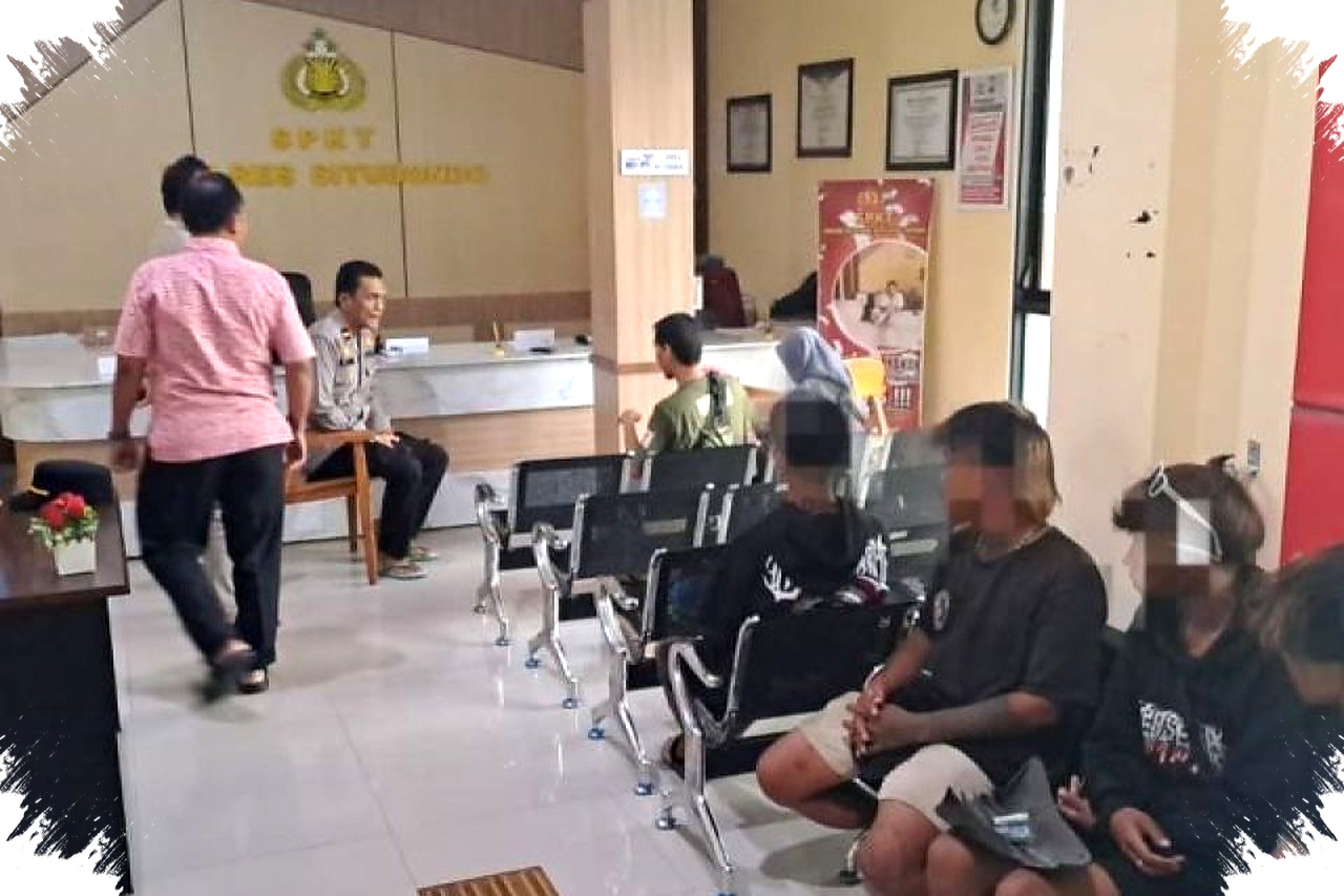 Polres Situbondo Tangkap Empat Anak Jalanan Pelaku Pemalakan, Polisi Bergerak Cepat Amankan Warga Polres Situbondo Tangkap Empat Anak Jalanan Pelaku Pemalakan, Polisi Bergerak Cepat Amankan Warga