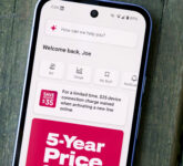 Promo Topi Gratis T-Mobile Siap Menyusul MLB, Hadiah Fisiknya Muncul Lagi